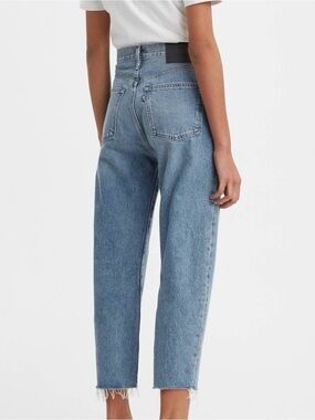 Levi’s High-Rise Barrel Crop Jeans